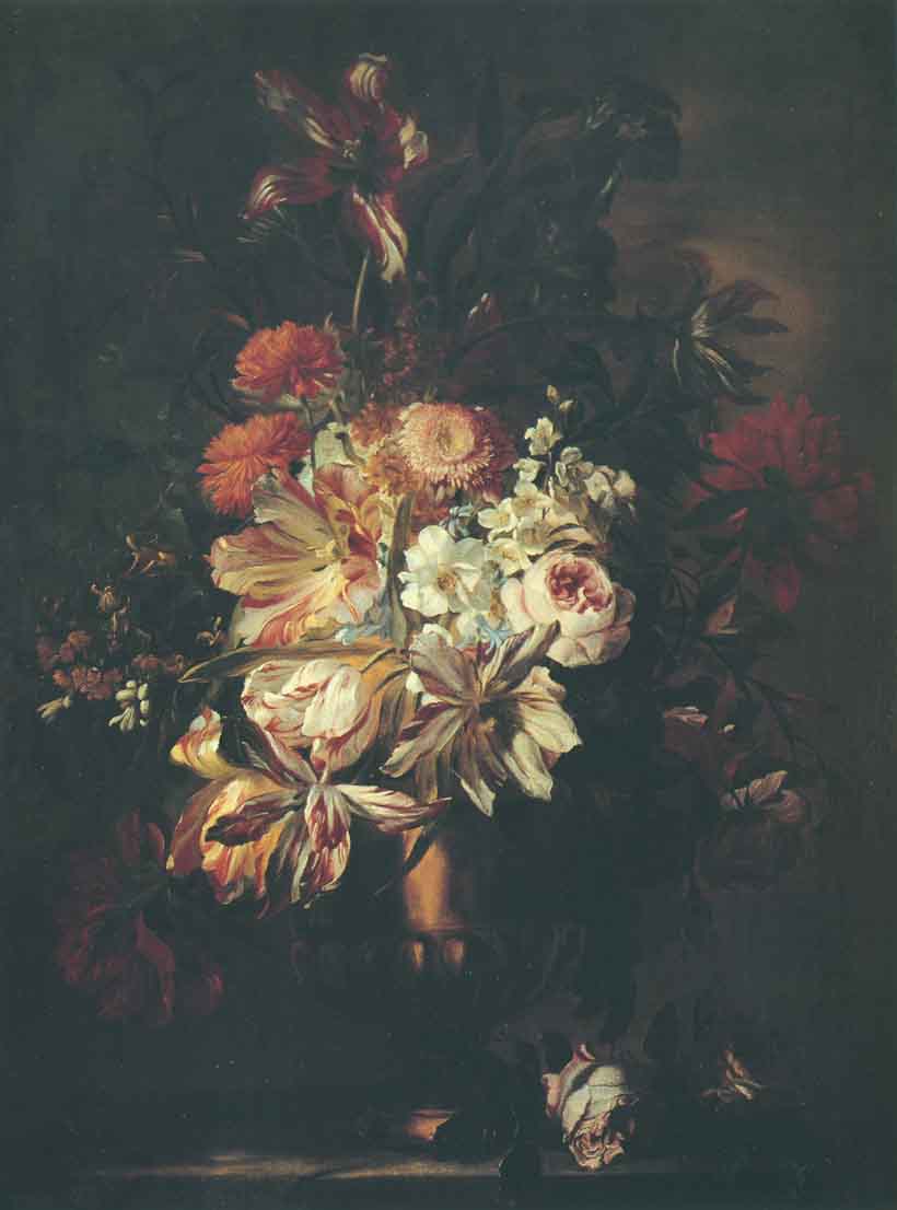 Bouquet de fleurs dans un vase en bronze